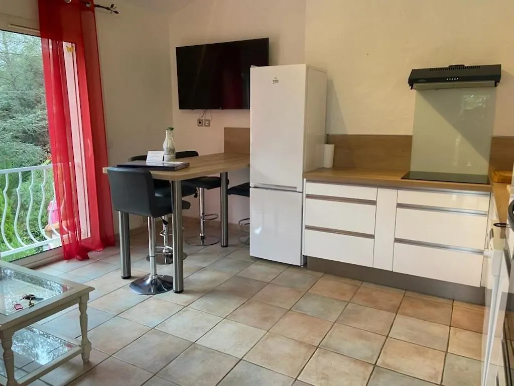 A la Verte Campagne - Appartements / Gîtes Roquebrune-sur Argens