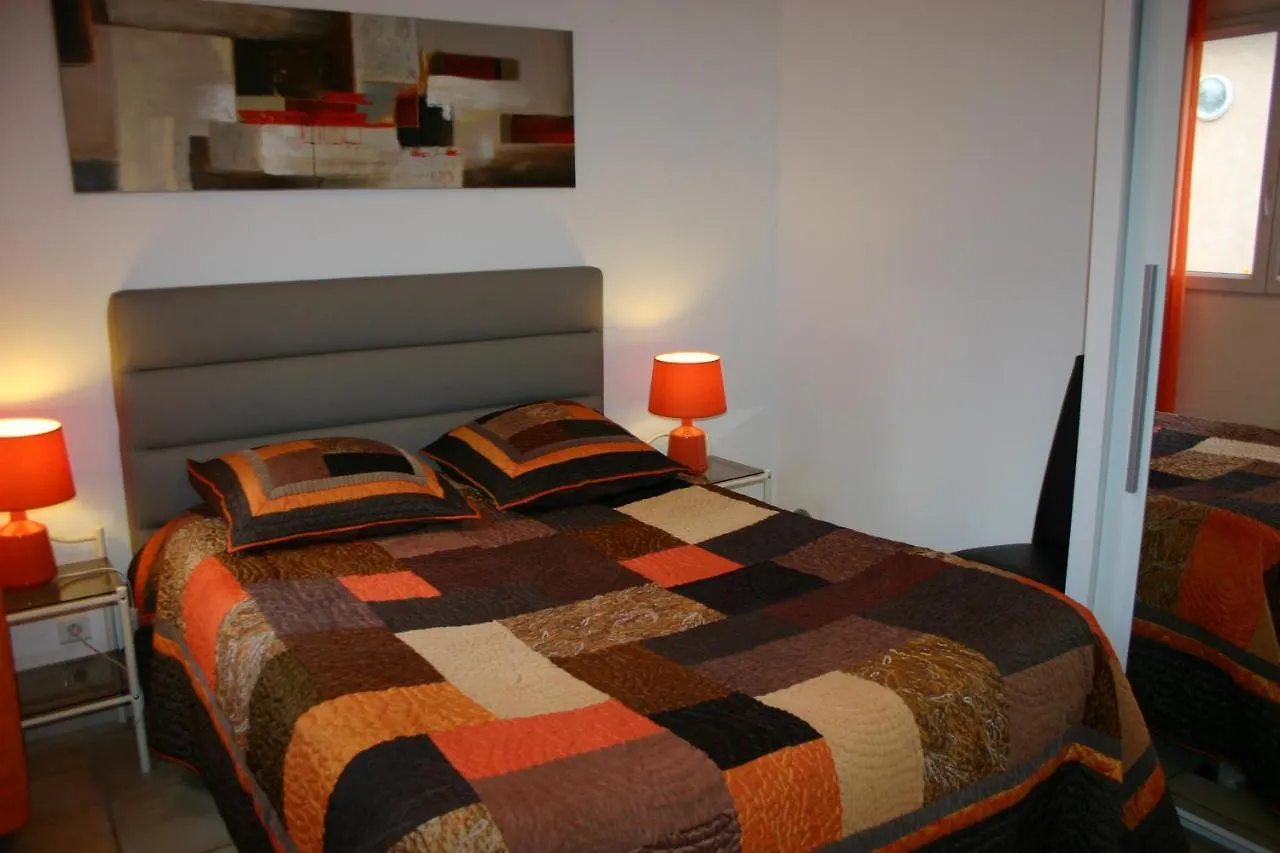 A La Verte Campagne - Appartements / Gites Roquebrune-sur-Argens Guest house